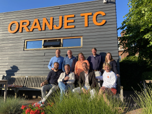 OTC-bestuur (2024) met Wethouder Hilbert Bredemeijer. Bovenste rij: Philip de Bruijn, Hans Willinge (vzt), Ren&eacute;e van Schaik, Robbert Blij & Meike de Haas. Onderste rij: Stefan Hovelynck, Jonito Douwes Dekker, Hilbert Bredemeijer (wethouder) & D&eacute;sir&eacute;e Boek