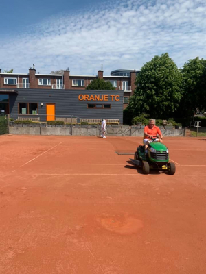 met groot materieel!